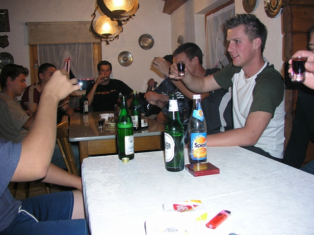 2003_0822_tca_ev__erste_herrenmannschaft_aufstiegsfeier_kreisklasse_1_0000021.jpg
