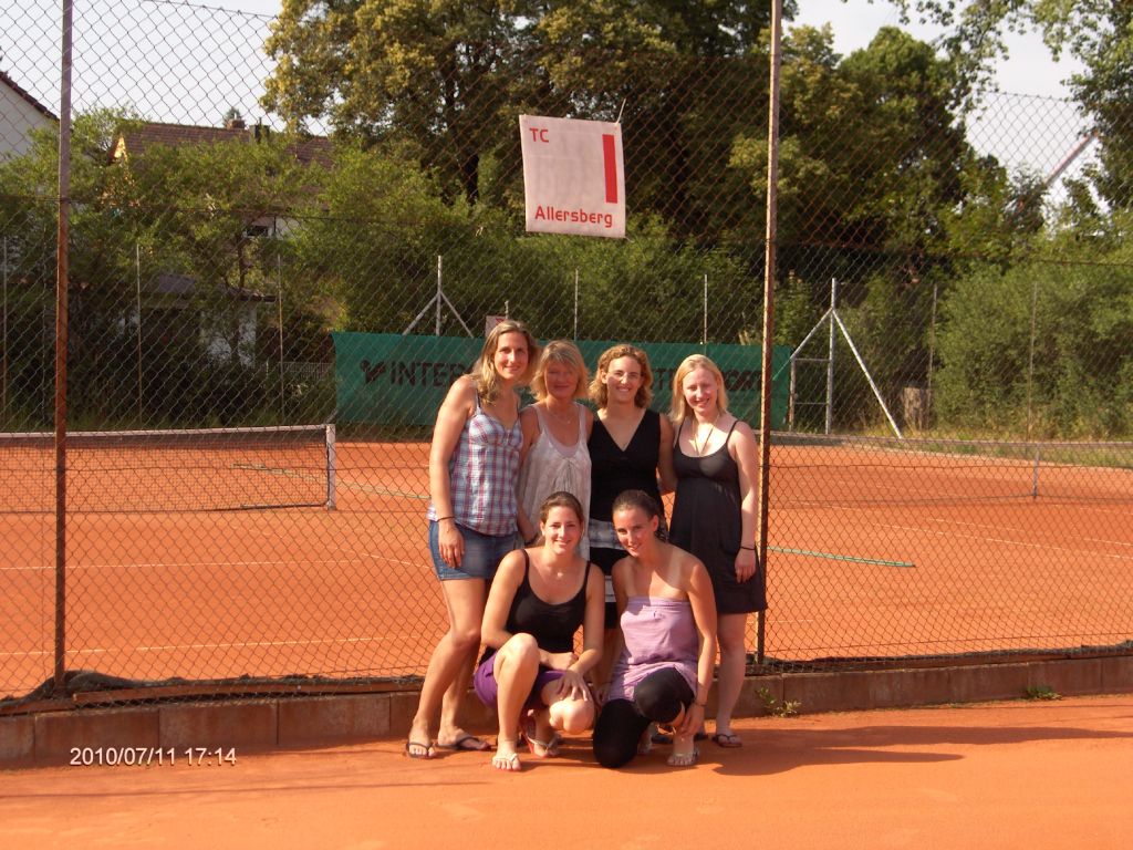 2010_0711_tca_ev__medenspiele_aufstiegsfeier_erste_herrenmannschaft_und_junioren18_0000004.jpg