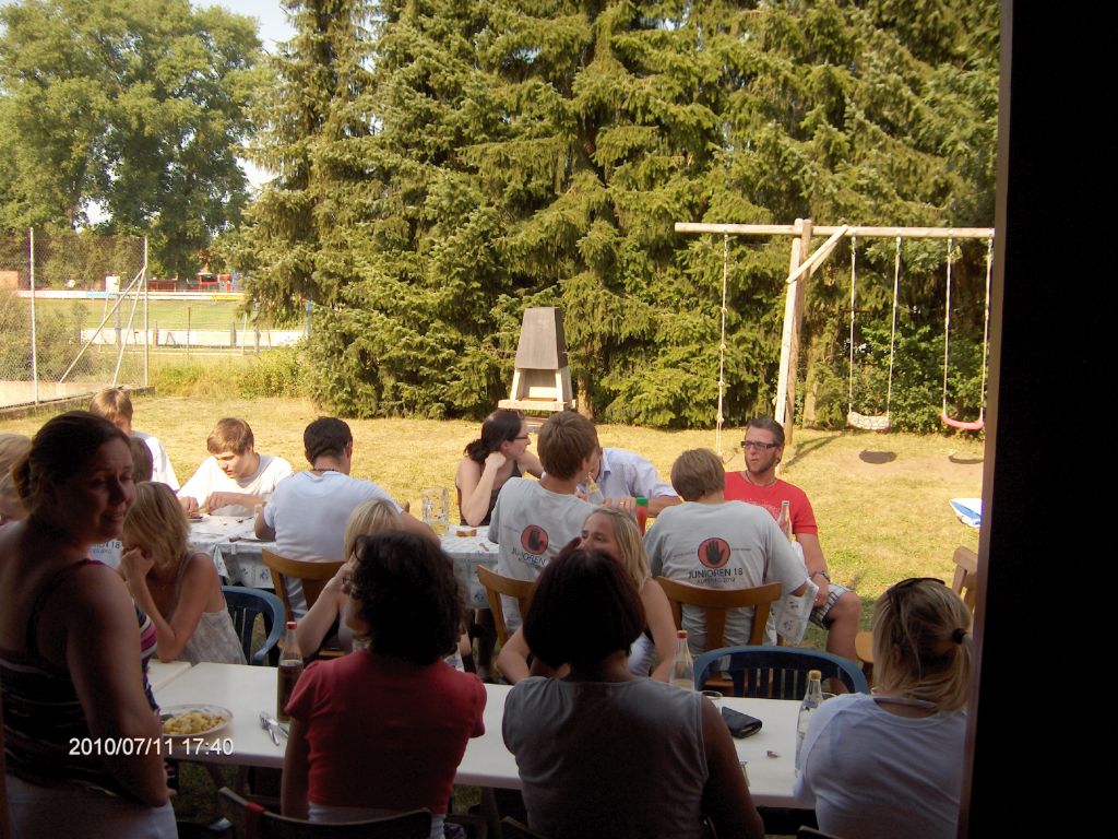 2010_0711_tca_ev__medenspiele_aufstiegsfeier_erste_herrenmannschaft_und_junioren18_0000014.jpg