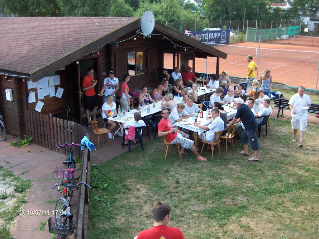 2010_0711_tca_ev__medenspiele_aufstiegsfeier_erste_herrenmannschaft_und_junioren18_0000017.jpg