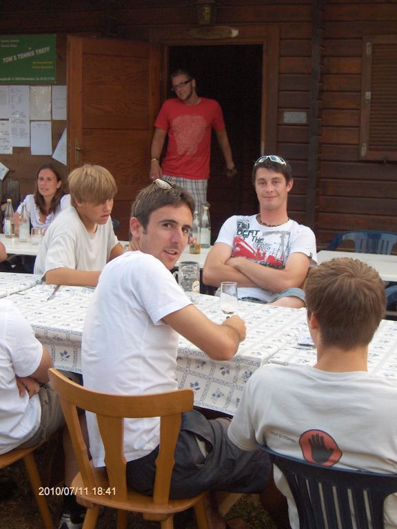 2010_0711_tca_ev__medenspiele_aufstiegsfeier_erste_herrenmannschaft_und_junioren18_0000022.jpg