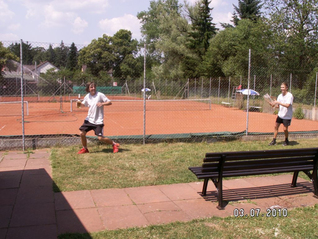 2010_0711_tca_ev__medenspiele_aufstiegsfeier_erste_herrenmannschaft_und_junioren18_0000029.jpg