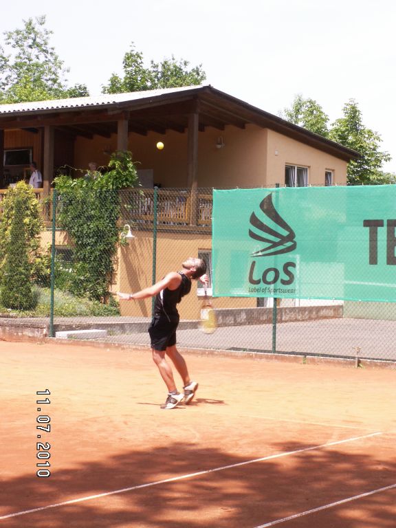 2010_0711_tca_ev__medenspiele_aufstiegsfeier_erste_herrenmannschaft_und_junioren18_0000031.jpg