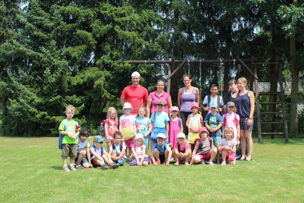 2013_0710_tca_ev__kindergarten_st_theresia_auf_unserer_tennisanlage_0000001.jpg