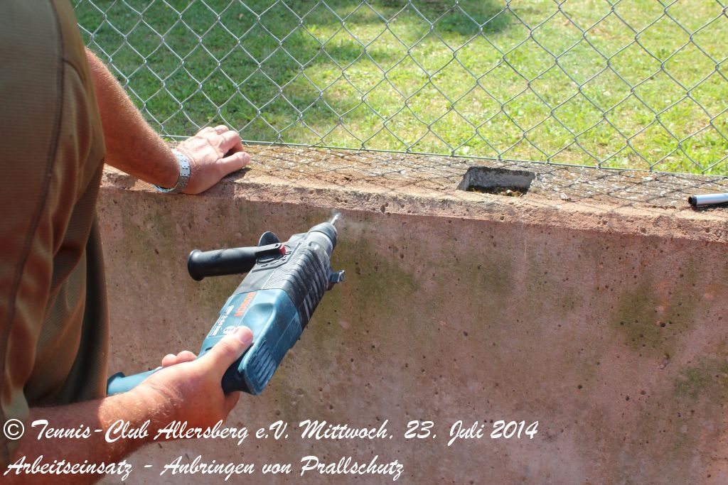2014_0723_tca_ev__arbeitseinsatz_prallschutz_fuer_platz_1_und_platz_2_0000009.jpg