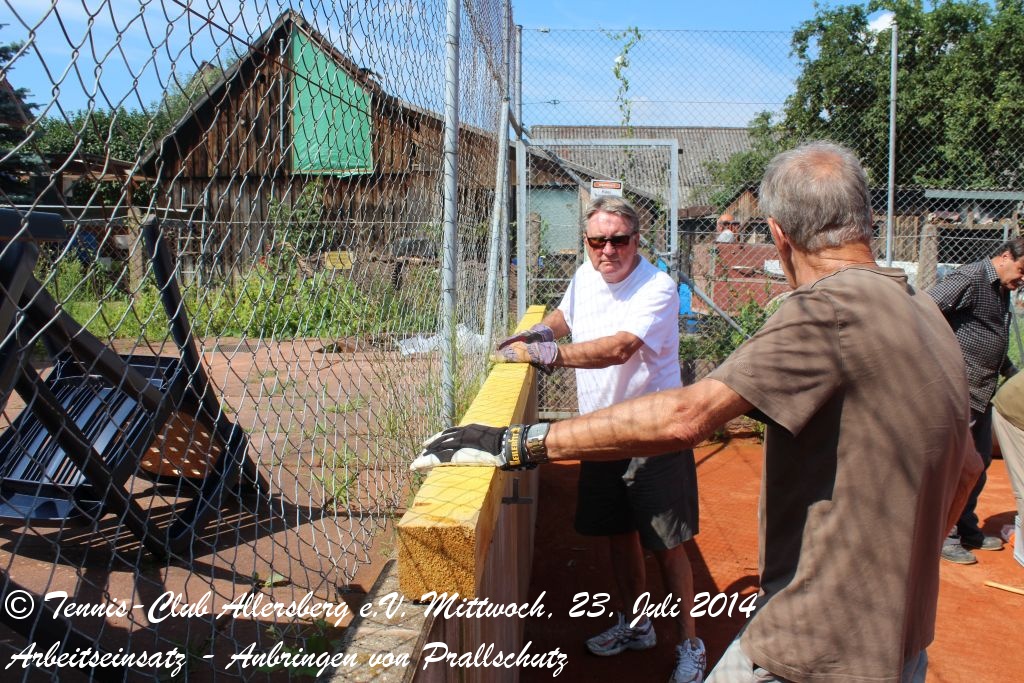 2014_0723_tca_ev__arbeitseinsatz_prallschutz_fuer_platz_1_und_platz_2_0000013.jpg