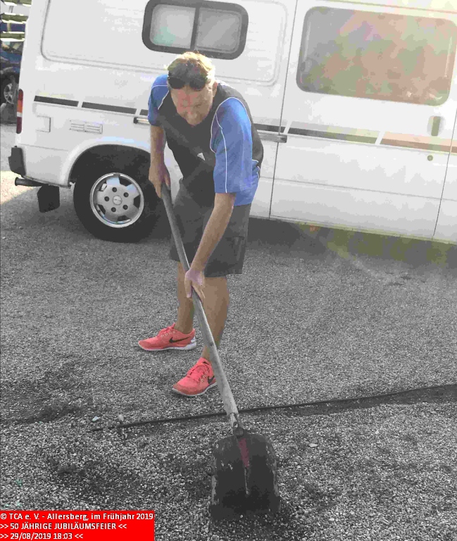 2019_0829_tca_ev__50_jaehriges_jubilaeum_stromleitungen_kabel_verlegen_sowie_zeltgarnituren_aufstellen_00000009.jpg